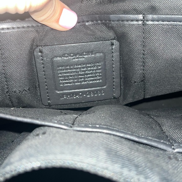 COACH- turnlock tote - Picture 7 of 8